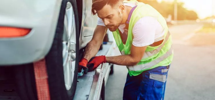 Jak transportować samochód na lawecie? Ogólne zasady